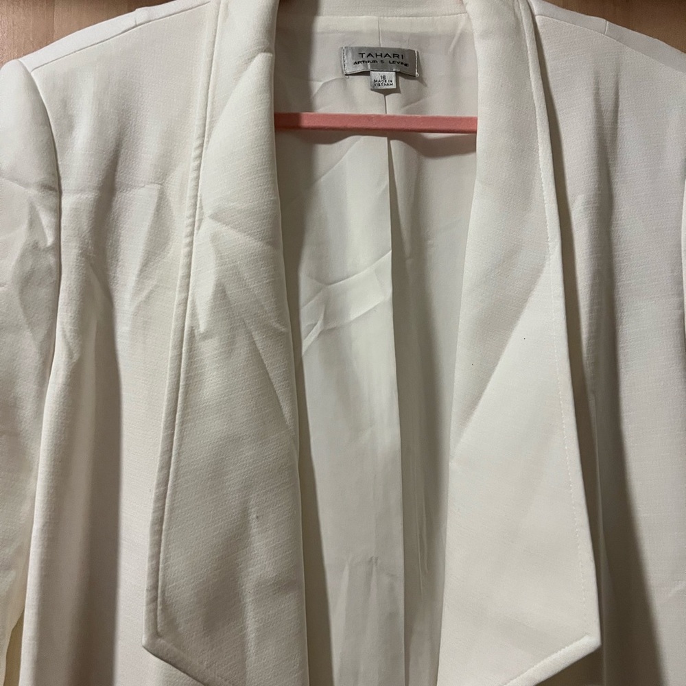 Tahari Women's Topper
